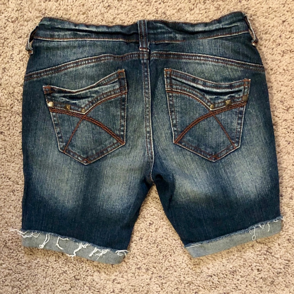 Decree Shorts - Picture 3 of 5